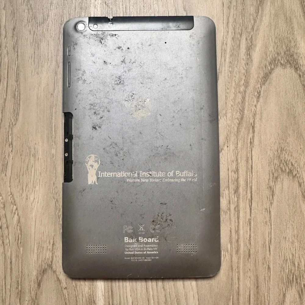 Bak Board 3G Tablet Cracked Screen For Parts Repair